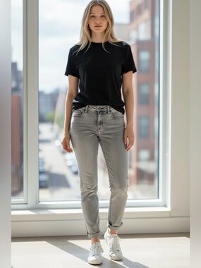 NWT $379 EMPORIO ARMANI J60 Women’s Washed  Jeans